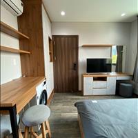 Căn hộ full nội thất máy giặc riêng ngay Nguyễn Trãi Quận 1 