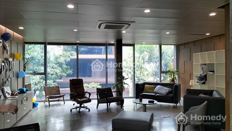 Bán gấp biệt thự vip nổi bật nhất phố s=200m2, mt=hậu 10m. vị trí đắc địa - trung tâm việt hưng, - Ảnh 2