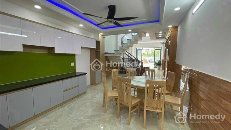 Cần bán gấp nhà mới xây 1 trệt 4 lầu 6PN ngay sát ngã tư Ga chỉ 5,6 tỷ đường trước nhà 12m có vỉa h - Ảnh 4