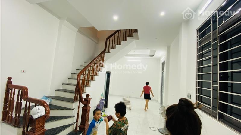 Nhà DÂN XÂY Lô góc 2 mặt tiền đường thông oto đỗ cửa - Ảnh 2