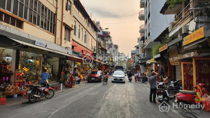 Cần bán ngay nhà phố 3 tầng, 70 m2 tại Phố Hàng Quạt - Hàng Gai - Hoàn Kiếm - Hà Nội, giá 30 tỷ - Ảnh 3