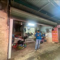 Nhà nhỏ có võ 43m2 nằm trong trung tâm chợ dân sinh nhộn nhịp của Nghĩa Tân !