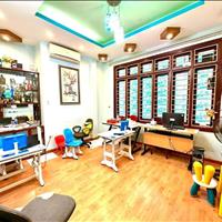 Chính chủ gửi bán nhà Dương Quảng Hàm 60m2 5 tầng - Lô góc - Ngõ ô tô - Khu dân trí cao. Nhỉnh 9 TỶ