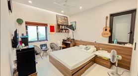 Bán nhà Nguyễn Văn Huyên 70m2 × 5 tầng MT 4.2m - Ngõ ô tô - Khu an ninh tốt - Xách vali về ở ngay! - Ảnh 4