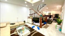 Chính chủ cần bán nhà mới đẹp full nội thất phố Đội Cấn, ngõ 2,3m cách ô tô 50m ở luôn. - Ảnh 2