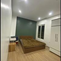 Bán nhà Dịch Vọng 40m2, ở luôn, 5 ngủ, đủ công năng, gần phố