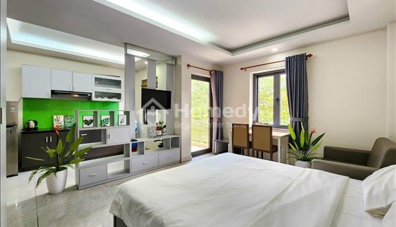 Cho thuê căn hộ dịch vụ nội thất hiện đại - ban công - máy giặt riêng gần Bùi Viện Q1 - Ảnh 1
