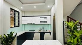 Bán nhà mới tinh 3 mặt tiền, 5 tầng 3 pn, nội thất mới tinh, ô-tô quay đầu, nhỉnh 8 tỷ - Ảnh 2