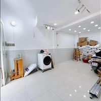 Định cư nước ngoài bán gấp nhà Hoàng Diệu Q4 60m2/giá 1,15 tỷ. Gần ĐH Luật,.. Shr (Lh 0799218176 )