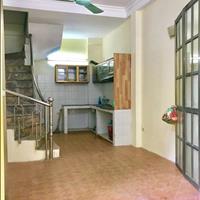 Trung tâm quận Ba Đình, nhà ngay đầu mặt ngõ , oto đỗ trước cửa thuận tiện nhà ở kết hợp kinh doanh