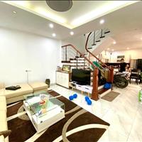 Cần bán nhà mới đẹp full nội thất phố Đội Cấn, Ngọc Hà, ngõ 2,3m cách ô tô 50m ở luôn.