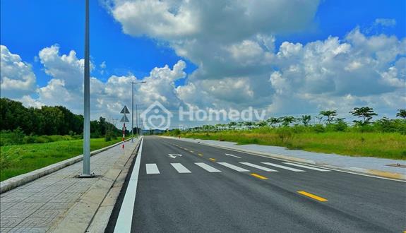 Hot! Bán đất ngay đầu Đức Hòa cách Aeon Bình Tân 15p, 90m2, SHR, KCN sầm uất, chỉ 1tỷ4/lô - Ảnh 1