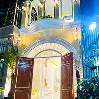 Chủ nhà kẹt tiền cần bán gấp căn nhà Nguyễn Văn Luông Quận 6 giá siêu mềm 3 TY 5