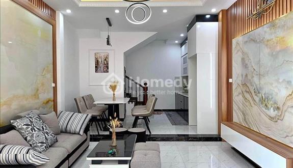 Nhà đẹp, ngay ngã tư chợ Mơ, Bạch Mai, full nội thất, chỉ xách vali về ở  - Ảnh 1