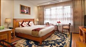 Khách sạn vip mặt phố, 304 m2, 15 tầng, 79 phòng, thang máy, nhà hàng, bể bơi, tầng hầm, 100m ra Hồ - Ảnh 4