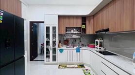 Định cư ÚC cần bán gấp căn nhà gần chợ bình chánh 1 trệt 2 lầu chỉ 890 triệu sổ hồng riêng 90m2 - Ảnh 2