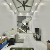 Bán căn nhà giá hạt re sốc căn nhà ở Phạm Hữu Lầu Quận 7 65m2 giá chỉ 935tr, Shr, hẻm lớn