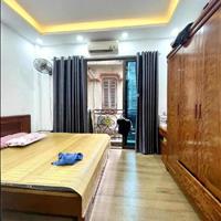 Bán nhà Lạc Long Quân, Dân xây, sát phố, 5T Thang máy, đủ đồ, sẵn ở, chỉ 4.9 tỷ