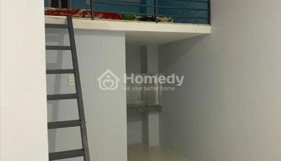 Nhà mới xây, phong cách cổ điển pha lẫn hiện đại chưa có nội thất với giá 7 tỷ - Ảnh 1