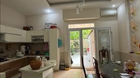 Sốc căn nhà giá cực hời chỉ 950tr 60m2 ở đường Nguyễn Tiểu La Quận 10, hẻm lớn Shr  - Ảnh 3
