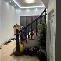 Cho thuê nhà Trần Quốc Hoàn,45m2,có 8pn,ngay ĐH Quốc Gia,ưu tiên ở nhóm,VP,TTDH