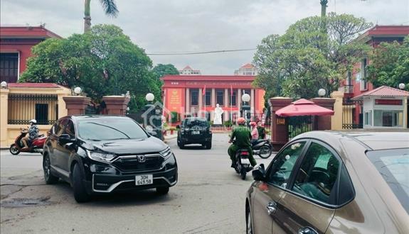 Gia đình cần bán nhà phố Hoàng Quốc Việt - phân lô ô tô tránh - 2 thoáng - 60m2 - 13.5 tỷ - Ảnh 1