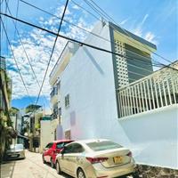 Bán nhà chia tài sản q1,60m2,3pn,4VS, 1 sân thượng, 1phong thờ ,đường 6m ô tô vào tân nơi, lh zalo