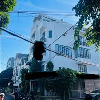 Bán gấp nhà 30m², 2 mặt tiền, thích hợp kinh doanh, vị trí đắc địa, Q7 hạ chào 8.2 tỷ
