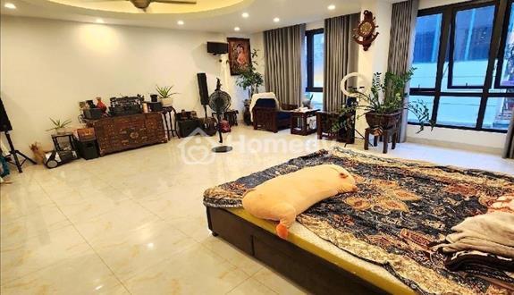 Gia đình cần bán nhà phân lô ô tô Trần Quốc Hoàn - 65m - 15.8 tỷ - Ảnh 1