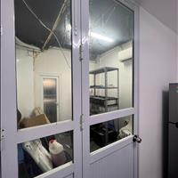 Duy tân Cầu Giấy cho thuê diện tích 500m2 ko cắt giá chỉ 200k/m2 bàn giao trần sàn điều hòa