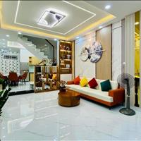 Lh Đông 0799218176 Bán nhà ngay chợ Phạm Văn Hai, Tân Bình, DT: 70m2, giá: 915tr, sổ riêng