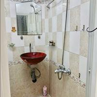 Cho thuê nhà nguyên căn, 53// Cộng Hoà, P.14, Tân Bình
Nhà Nguyên Căn - 18.tr5,lh 0797 142509 lynha