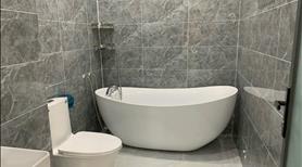 Nhà mới xây HXH Hoàng Hoa Thám 4,5 x 16. 3Lầu. 5p, 5wc. Hợp ở GĐ,VPCT. - Ảnh 6