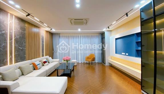 Nhà đẹp Cổ Linh, Long Biên, trước nhà vườn hoa, ô tô tránh, dừng đỗ ngày đêm, 45m2  7 tầng thang - Ảnh 1