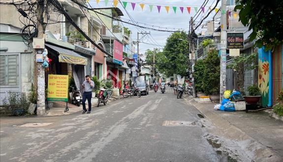 Nhà hẻm xe tải thÔng kênh Tham Lương sát chợ, đường 51, P14, Gò Vấp - Ảnh 1