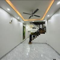 Anh trai em cần bán căn nhà tại Cầu Giấy nhà mới 80%