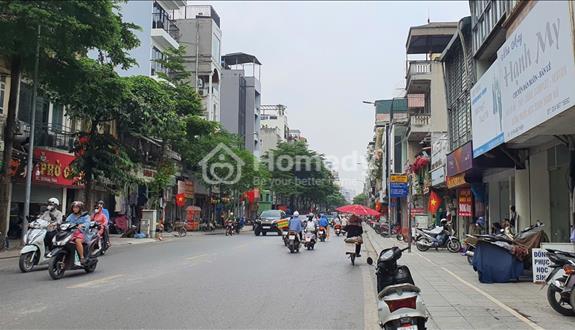 Bán nhà mặt phố Khâm Thiên DT 85 m2 mặt tiền đẹp vỉa hè rộng  - Ảnh 1