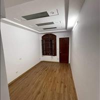 Cho thuê nhà để ở ngõ 127 Văn Cao. Diện tích 30 m x 5 tầng. Sẵn 4 ngủ. Giá 14 tr. Ưu tiên khách gia