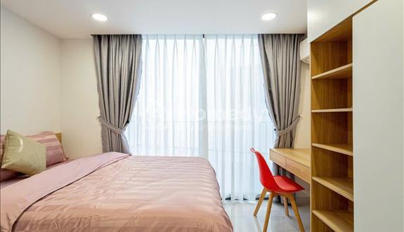 Cho thuê căn hộ có nội thất cửa sổ lớn máy giặt riêng gần công viên 23/9 quận 1 - Ảnh 1