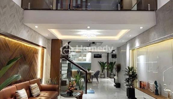 Bán gấp nhà 72m2 ngay TTTM Gigamall, Thủ Đức. 2 Tỷ 450 / 72m2. Sổ riêng, hẻm xe hơi - Ảnh 1
