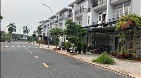 Bán gấp căn liền kề Phúc An Village, 3 tầng, 100 m2, giá rẻ tại Đường 824 - Đức Hòa - Long An - Ảnh 3