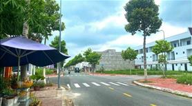 Bán gấp lô đất mặt tiền Phùng Hưng nối dài, kế bên sân bay Long Thành 3,5 km, khu dân cư đông đúc. - Ảnh 2