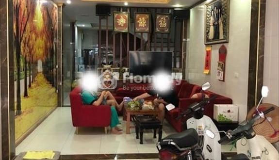 Chính chủ bán gấp nhà mặt phố Nam Dư . Cách ngã tư Lĩnh Nam 100m - Ảnh 1