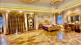 Biệt thự khu vực Láng Hạ, Hà Nội 124m2, 5 tầng, MT 12,4m, giá 75 tỷ - Ảnh 3