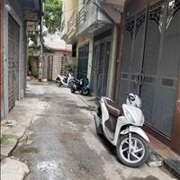 E tha thiết tìm chủ nhân mới cho ngôi nhà, dt 53m, 5t. Giá 6xx tỷ , sổ k chút lỗi lầm 0969577663