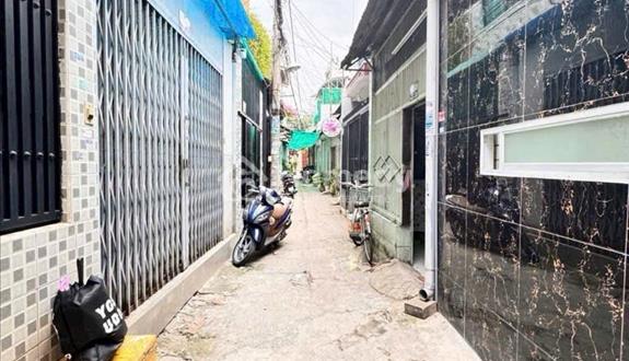 Bán nhà Tân Phú, 5.15x4.1m, nhà 2 tầng, hẻm thông, giá 2.45 tỷ. LH: 0934723819 My - Ảnh 1