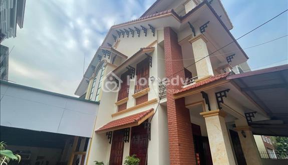 Do gia đình chuyển nơi ở nên muốn bán lại nhà biệt thu 3 tầng tại TP Lạng Sơn. LH 0977330668 - Ảnh 1
