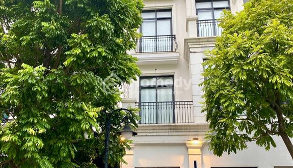 Cho thuê shophouse mặt đường lớn 52m, DT 168m, 2 mặt tiền, có PCCC - Ảnh 1