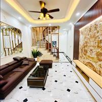 Bán nhà sát phố Huỳnh Thúc Kháng, Đường Láng - DT 45m - tặng 100% Nội thất - Vị trí đắc địa.