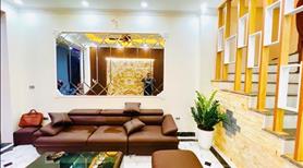 Bán nhà sát phố Huỳnh Thúc Kháng, Đường Láng - DT 45m - tặng 100% Nội thất - Vị trí đắc địa. - Ảnh 3